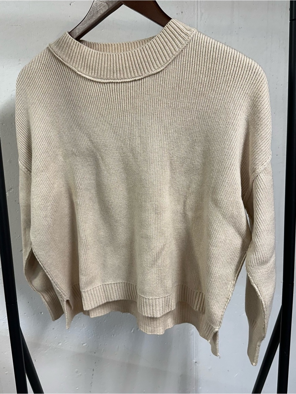 BE COOL Cream Ribbed Crewneck Sweater 🇺🇸